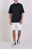 מכנסי ג'ינס קצרים